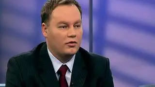 Urząd Regulacji Energetyki będzie miał coraz więcej uprawnień dotyczących regulacji rynku energetycznego. Jak sytuacja ta wpłynie na konsumentów? Spytaliśmy Tomasza Dąbrowskiego z departamentu do spraw energetyki Ministerstwa Gospodarki.