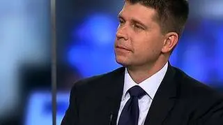 Budżet Polski ma się lepiej. Zdaniem wiceminister finansów Elżbiety Suchockiej-Roguskiej całoroczny deficyt budżetowy zaplanowany na 52,2 mld zł będzie w tym roku niższy o co najmniej 6-7 mld zł, wliczając w to 4 miliardy zysku NBP. Czy szacunki resortu finansów nie są zbyt optymistyczne? Jak na sytuację Polski wpłynie sytuacja w Grecji? Na te i inne pytania odpowiadał główny ekonomista BRE Banku, Ryszard Petru.