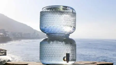 "Surowa" woda robi furorę w USA