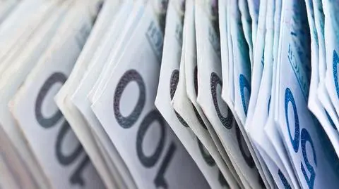 Złoty traci siły po danych o inflacji