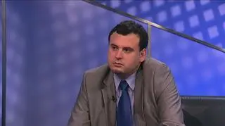 Radni Wrocławia podjęli decyzję w sprawie zakazu sprzedaży alkoholu między 21 a 6 rano w 10 sklepach w centrum miasta. Zakaz ma obowiązywać do końca września 2012. Jak tłumaczy Michał Jabłoński, prawnik w kancelarii Salans istnieje przepis który pozwala na wprowadzenie strefy takiego zakazu.