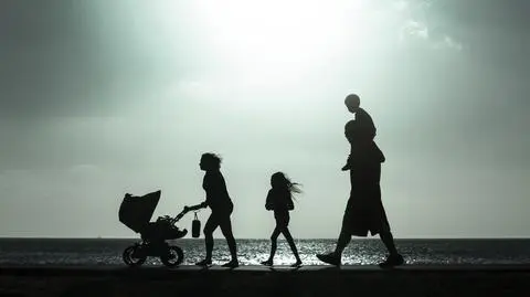 Polaków jest coraz mniej