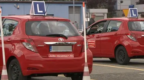 Zmiany w egzaminach na prawo jazdy, resort infrastruktury odpowiada