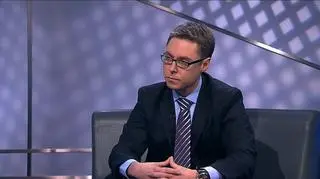 Minister zdrowia zapowiedział zmiany dotyczące ustawy refundacyjnej. Poprawki mogą dotyczyć między innymi leków dla diabetyków. To, co daje nadzieję pacjentom, spędza sen z powiek aptekarzom. Lista leków refundowanych miała być aktualizowana raz na 2 miesiące, a może się okazać, że apteki będą musiały - po raz kolejny - wprowadzać zmiany jeszcze przed początkiem nowego roku. O kłopotach aptekarzy Paweł Blajer rozmawiał z Łukaszem Sławatyńcem, prawnikiem w CMS Cameron McKenna