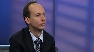 Jest rządowy projekt ustawy pomocy powodzianom. W ubiegłym tygodniu rząd zapewniał, że będzie się starał pomóc nie tylko osobom fizycznym i samorządom, ale także małym przedsiębiorcom, którym kataklizm odebrał majątek firmy. W programie "Pieniądze od rana" Paweł Blajer wraz z Piotrem Rogowieckim - ekspertem KPP, sprawdzali jakie wsparcie rząd zaproponuje powodzianom. Dodajmy, że TVN CNBC Biznes dotarło do projektu ustawy w tej sprawie. 