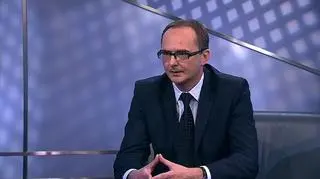 Zaskakująco słabe dane o sprzedaży detalicznej. W lipcu sprzedaż wyniosła 8,2 procent - to o ponad 2 punkty procentowe gorzej niż oczekiwano. To wina złej pogody w lipcu mówi ekonomista Pekao SA. Andrzej Halesiak dodaje, że to słaba sprzedaż towarów chłodzących, czyli napojów, piwa i lodów obniżyła wskaźnik.