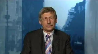 Frank szwajcarski pobił kolejny historyczny rekord wobec euro. Kurs tej pary walutowej spadł poniżej poziomu 1,2. NBP nie powinien narzucać bankom kursu wymiany walut, tak jak zrobiły Węgry, mówi prof. Marek Ratajczak z Uniwersytetu Ekonomicznego w Poznaniu.