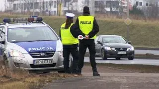 Możliwość sprawdzenia online informacji o punktach karnych czy badaniach technicznych pojazdów przewiduje nowelizacja Prawa o ruchu drogowym, przyjęta w piątek przez Sejm