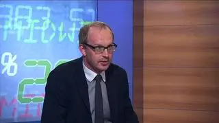 Zaskakująco słaby wzrost produkcji przemysłowej w Polsce. W czerwcu okazała się tylko o 2% wyższa, niż przed rokiem. To częściowo efekt bardzo wysokiej bazy w czerwcu rok temu - ale także zdecydowanie słabiej rosnącego eksportu - mówi Maciej Reluga, główny ekonomista BZ WBK.