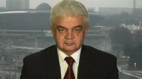 Stalprofil obniża prognozę na 2011 rok. Zysk netto spółki może być w tym roku niższy niż w 2010. Prezes Stalprofilu Jerzy Bernhard tłumaczy, że spółka zaczęła rok z zapasami kupionymi po wyższych cenach niż w 2010 roku. We wtorek 11 stycznia na warszawskim parkiecie debiutuje Izostal, spółka zależna Stalprofilu. 