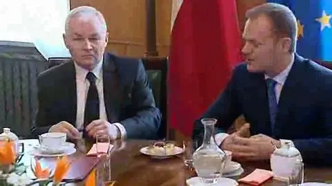 Premier i jego Rada Rozwoju. Ekonomiści, finansiści i przedsiębiorcy. W sumie jedenaście osób na czele z Janem Krzysztofem Bieleckim. Byłym premierem, a ostatnio prezesem PEKAO SA. Znacznie węższe grono niż Narodowa Rada Rozwoju przy prezydencie ma zapewnić sprawne działanie. Czy i jak będzie wpływacie napolitykę gospodarczą rządu? O tym Cezary Królak. 
