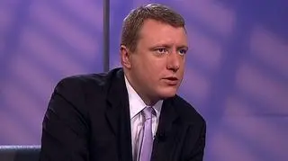 Jest lepiej niż było, ale wciąż nie jest dobrze, informuje firma Deloitte, która po raz kolejny zbadała poziom obsługi klientów w polskich bankach. Z badania wynika, że większość pracowników banków nie informuje o konieczności przeprowadzenia testu adekwatności. Ekspert Deloitte Paweł Dziekoński mówi, że 2/3 banków nie wprowadziło dyrektywy MiFID. Jej głównym celem jest ochrona klientów. Zobowiązuje przedsiębiorstwa inwestycyjne do uczciwego, sprawiedliwego i profesjonalnego działania i informowania klienta, zgodnie z najlepiej pojętymi jego interesami.