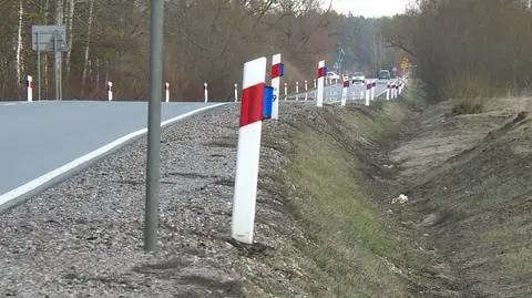 Na słupkach pojawiły się specjalne odblaski