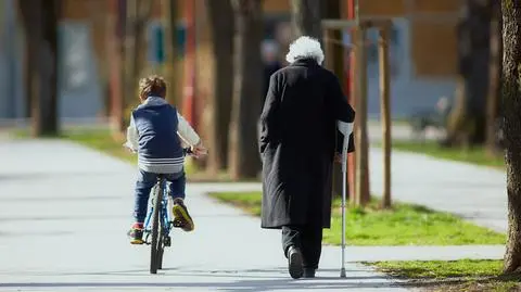 ZUS. Wypłaty świadczeń dla stulatków