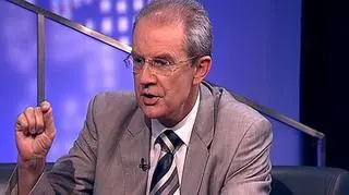 Nowelizacja ustawy o Otwartych Funduszach Emerytalnych prawie nic nie zmienia - ocenia w TVN CNBC Biznes Jeremi Mordasewicz z PKPP Lewiatan. Zmiany dotyczą głównie obniżki opłat od składek, które Polacy płacą przy wejściu do funduszu i opłat od zarządzania. O to, co jeszcze wprowadza nowe prawo, w "Biznes Lunchu" pytał Marcin Kowalski.