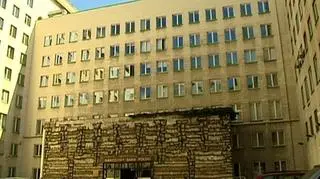 To może być wielki "come back". Zyta Gilowska, szefowa resortu finansów w rządzie Jarosława Kaczyńskiego, teraz może zasiąść w Radzie Polityki Pieniężnej. Ale to nie koniec nazwisk związanych obecnie z prezydentem, a mających szansę pojawić się w nowym składzie RPP, który będzie się formował na przełomie roku. Na giełdzie nazwisk pojawiają się też Ryszard Bugaj oraz Adam Glapiński - obecnie doradzający Lechowi Kaczyńskiemu w sprawach gospodarczych. Kto jeszcze może zasiąść w radzie mędrców, która najprawdopodobniej będzie ostatnią przed przystąpieniem Polski do strefy Euro...?