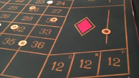 Monako to oaza spokoju i najwyższego poziomu bezpieczeństwa. Otwarty samochód, zostawiony telefon na kawiarnianym stoliku? Nie ma problemu, nic się z naszym mieniem nie stanie. 