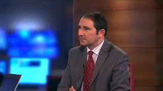 Francuzi ogłaszają cięcia budżetowe, Grecy termin wyborów a włoski premier, że nigdzie się nie wybiera. Niepewność w strefie euro narasta. Rozmowa z Rafałem Antczakiem, wiceprezesem Deloitte Business Consulting SA.