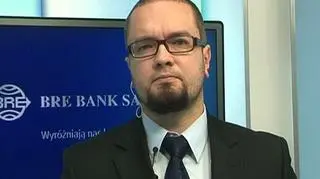 Rentowność polskich obligacji 10-letnich osiągnęła 2-letnie maksimum. Kryzys na rynku długu Hiszpanii i Portugalii z pewnością wpłynie negatywnie na kurs euro, ale Ernest Pytlarczyk, główny ekonomista BRE Banku wątpi, by doszedł on do poziomu 4,10 zł.