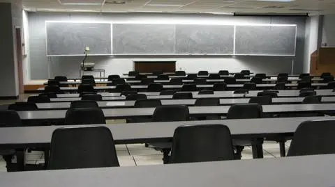"Na studiach nie uczy się rzeczy ważnych dla pracodawców"