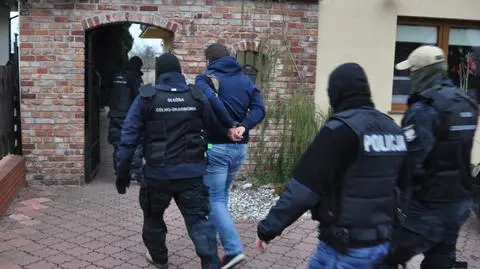 Sprawa jest rozwojowa i policjanci nie wykluczają dalszych zatrzymań