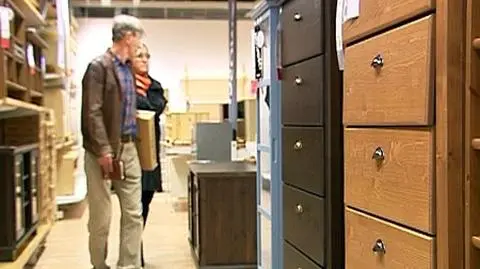 Zakaz podetnie nogi meblom