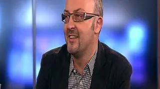 Wesoła, Wzgórza Krzesławickie i Psie pole to nowe najtańsze lokalizacje w Polsce. Średnia cena metra kwadratowego mieszkania w warszawskiej Wesołej to 6 tysięcy 200 złotych. Takie ceny to głównie skutek tanich działek. O cenach mieszkań na rynku pierwotnym Rafał Wojda rozmawiał z członkiem zarządu Emmerson Aleksandrem Skirmunttem.