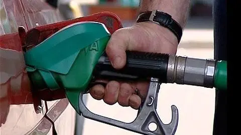 Wyjeżdżasz? Paliwa staniały