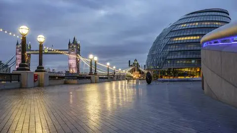 Kupili prąd od Belgii, by uniknąć ciemności. Cena była astronomiczna