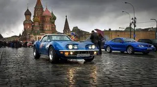 Rosjanie rzucili się na luksusowe i sportowe auta