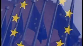 2,5 miliarda euro - tyle może trafić do kieszeni polskich przedsiębiorców z funduszy unijnych w ciągu następnych 6 lat. Jednak te środki są ograniczone, dlatego ważna jest dobra jakość zgłaszanych projektów gospodarczych. Nowością, która ma uelastycznić procedurę przyznawania środków będzie możliwość korygowania składanych wniosków. Na razie jednak sam system przyznawania dotacji jest mało innowacyjny i blokuje wypłatę pieniędzy, które już mogłyby pracować na rzecz rozwoju polskiej gospodarki.