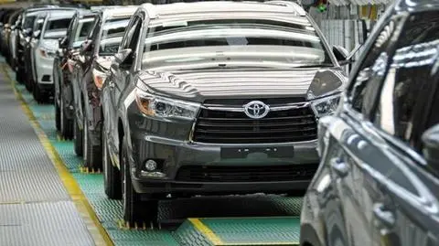 Walka motoryzacyjnych gigantów trwa. Ale na czele nadal Toyota