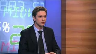 Jak zachowają się kursy głównych walut? Czy złoty się umocni? Czy w takim razie kupno waluty na poczet spłaty kredytu walutowego należy odłożyć do ostatniej chwili? Więcej o sytuacji na rynku walutowym, w rozmowie z Danielem Kosteckim, analitykiem XTB.