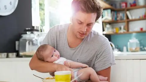 Senat negatywnie o unijnej dyrektywie ws. urlopów rodzicielskich
