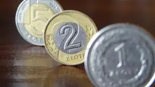  W analogicznym miesiącu 2014 r. saldo rachunku bieżącego było również ujemne i wyniosło 3 mld zł