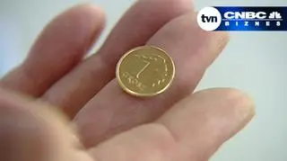 08.04 | Zapomnisz zapłacić rachunek? Możesz się bać. Już nie tylko narastających odsetek, ale tego, że twoje dane będą mogą być ogólnie dostępne. W czwartek projekt ustawy o upublicznianiu danych gospodarczych trafi do Sejmu. Według niego każdy będzie mógł wpisywać do Biura Informacji Gospodarczej dane osób, których zaległości wyniosą nawet 200 złotych. Według ekspertów, czarna lista dłużników może być większa o kolejne 3 miliony wpisów. (TVN CNBC Biznes)