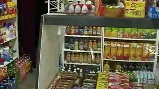 W magazynie "Firma" uruchamiamy mały sklep spożywczy - czyli rozprawiamy się z mitem zabijania sklepików przez hipermarkety oraz liczymy, ile trzeba wydać na jego założenie i utrzymanie.