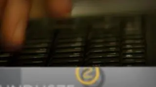 W dzisiejszym odcinku przyjrzymy się dokładniej pożyczkom udzielanym przez Internet. Zastanowimy się również nad wyborem dobrej polisy samochodowej.