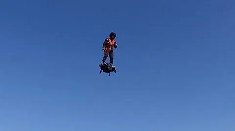 Testy deski do latania Flyboard