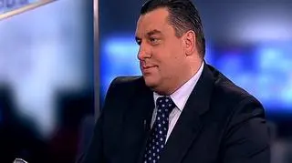 1Q dla spółki Urlopy.pl to zysk 102 tys. złotych. Jak mówi MARIUSZ PATROWICZ, inwestor giełdowy, panuje teraz cięższy okres niż 2 lata temu. Ale nadal na turystyce można zarobić. Widzimy jak turyści powracają i kupują wycieczki. Główne atuty spółki Urlopy.pl to biura stacjonarne oraz serwis internetowy. 2 tygodnie temu kupiła ona również portal Fly.pl.