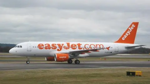 Samolot linii lotniczych EasyJet (zdjęcie ilustracyjne)