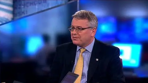 Zgodnie z oczekiwaniami rynku, FED rozpoczął Operację Twist polegającą na skupie długoterminowych obligacji i sprzedaży krótkoterminowych. Stopy procentowe pozostały na na niezmienionym poziomie od 0 do 0,25 procent. Co ta decyzja może oznaczać dla amerykańskiej gospodarki? Spytaliśmy Stanisława Popowa, partnera zarządzającego w Finacorp.