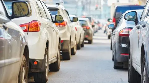 Nowe przepisy dotyczące korytarza życia oraz jazdy na suwak wejdą w życie 6 grudnia 2019 r.