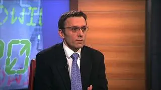 Trwa sezon publikacji wyników spółek. Jak czytać podawane informacje? Wynik netto to nie wszystko. Spółki mogą notować wiele wydarzeń, które mogą zaburzyć odczytywanie podstawowych wskaźników. O szczegółach opowiada szef działu analiz CDM Pekao SA Roland Paszkiewicz. 