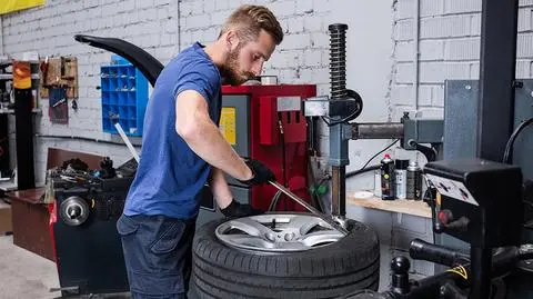 Motoryzacja. Kiedy zmieniać opony na zimowe?