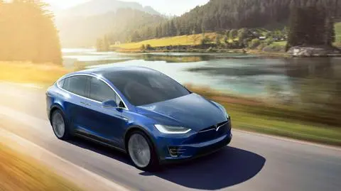 Tesla i Google prezentują swoje samochody