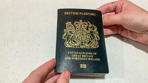 Nowe niebieskie paszporty brytyjskie będą wydawane od marca