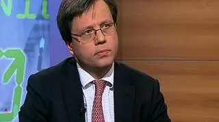 Nie brakuje chętnych na kupowanie polskiego długu. Bardzo dobrze sprzedają się polskie obligacje denominowane w walutach. W tym roku planowana jest emisja denominowana w jenach, w styczniu 2011 możliwa jest emisja na rynku euro. Planowane jest również przyjęcie ustaw okołobudżetowych, które mogą podnieść rating polski. O szczegółach opowiedział Dominik Radziwiłł wiceminister finansów.