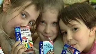 Biznes pewny, bo z gwarancją państwa. Okazuje się jednak, że również tak przewidywalny kontrahent, jakim wydaję się być państwo, potrafi być kiepskim płatnikiem. Przekonali się o tym właściciele firm mleczarskich, które dostarczają mleko do szkół w ramach akcji "Szklanka Mleka". Agencja Rynku Rolnego odpowiedzialna za finansowanie programu zalega z płatnościami na ponad 40 milionów złotych. Przedstawiciele Agencji twierdzą, że pieniędzy nie przekazuje państwo. Czy akcja "Pij mleko, bedziesz wielki" podkłada nogę przedsiębiorcom?