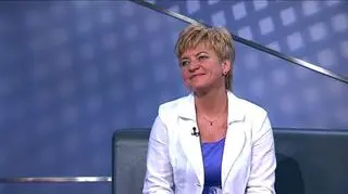 Za niecały rok kibice zaczną przyjeżdżać na Euro 2012. Zagraniczni przedsiębiorcy już uruchomiają swoje biznesy przewozowe w całym kraju. W jaki sposób polska firma może zarejestrować przewóz osób? Na wszystkie pytania widzów i Pawła Blajera odpowiadała Joanna Tymińska, dyrektor Biura Działalności Gospodarczej i Zezwoleń Urząd Miasta Stołecznego Warszawy. 